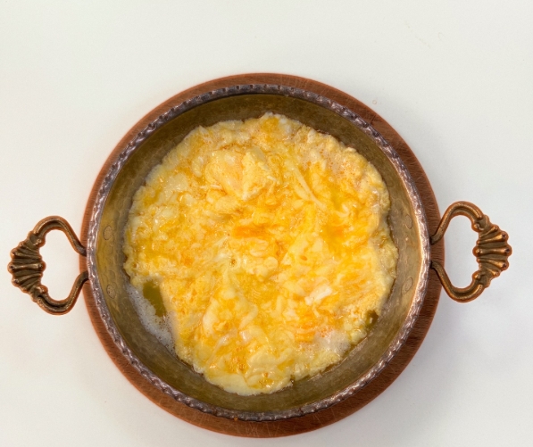Kaşarlı Yumurta